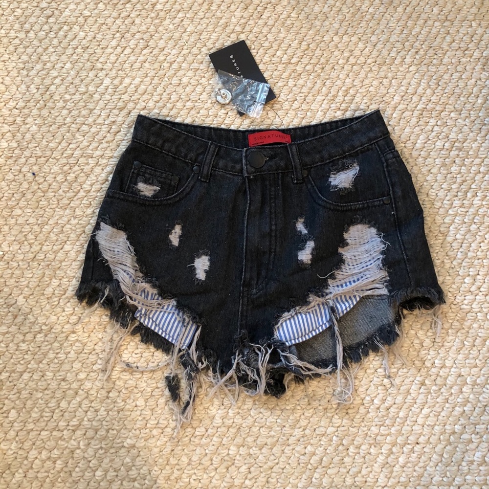 NEW Signature8 shorts